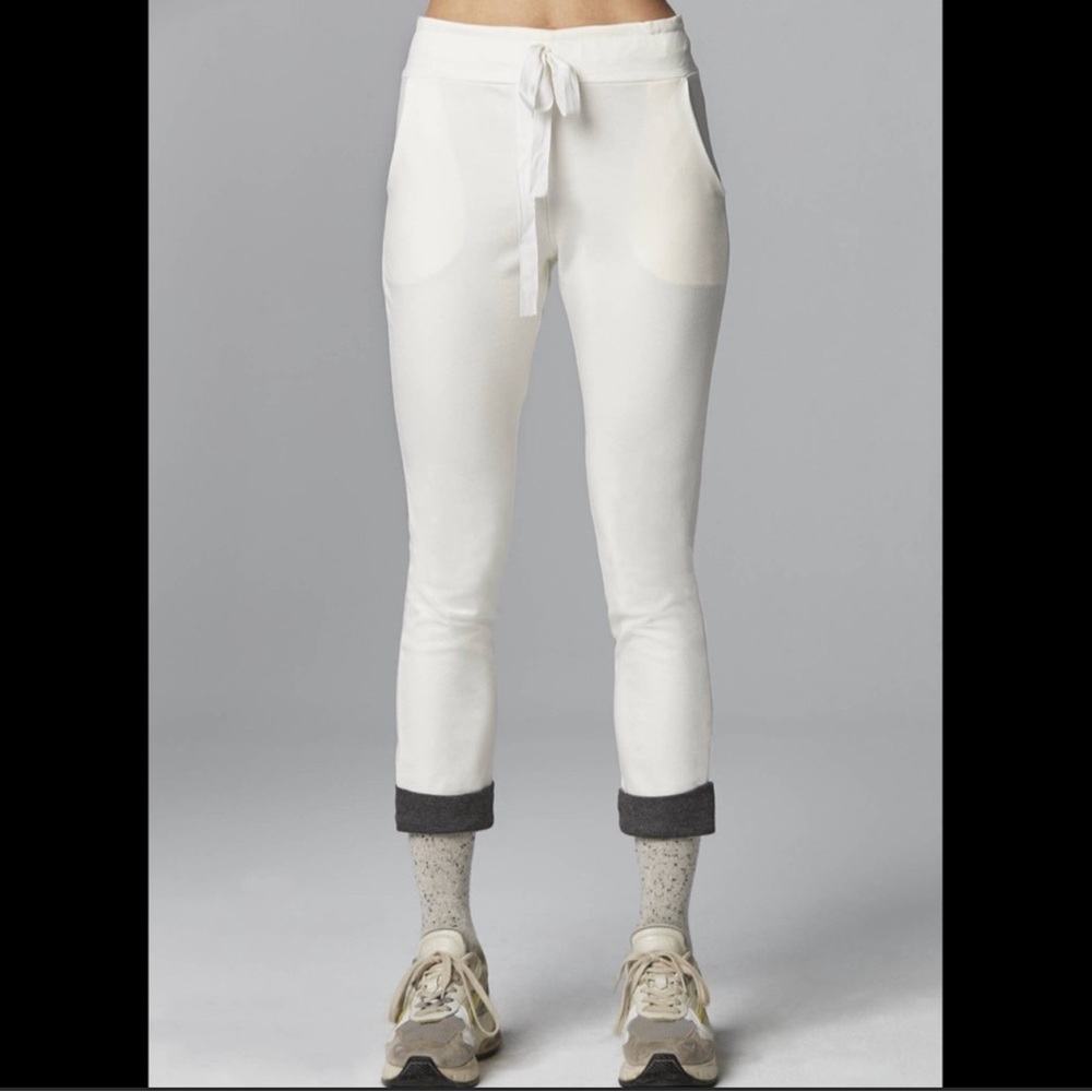 Sport Luxe Cropped Contrasting Ecru Grey Color Block Knit Jogger NWT